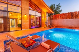 Villa Lofts – Geschützte Loft-Hochzeitsvilla mit Jacuzzi in Sarıbelen