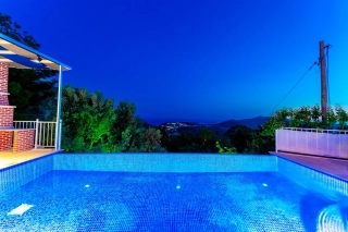Villa Nairobi – Abgeschirmte Villa mit Jacuzzi & Privatpool in Kalkan 