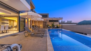 Villa İçöz Duo – Kalkan İncebel’de Jakuzili, Korunaklı Havuzlu, Doğa