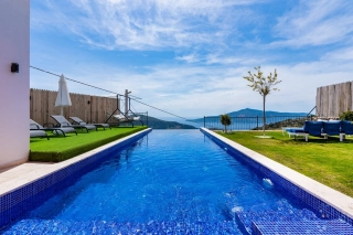 Villa Onbaşı – Kalkan Ordu’da Deniz ve Doğa Manzaralı Jakuzili Villa