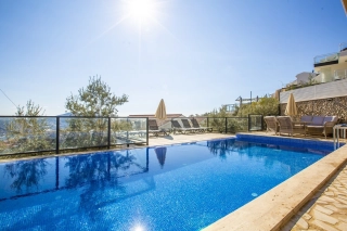 Villa Royal 2 – Luxusvilla mit Meerblick in Kalkan Ortaalan 