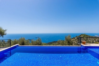 Villa Maya | Honeymoon-Villa mit Infinity-Pool & Jacuzzi in Kalkan Kör