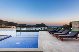 Villa Tigra Kalkan – Zentrale Luxusvilla mit Meerblick, Whirlpool