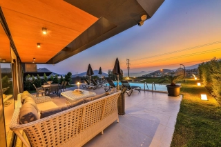 Villa Piazza – Kalkan Kızıltaş’ta Deniz Manzaralı, Özel Havuzlu