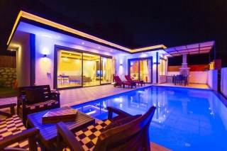 Villa Derin Duo – Honeymoon Villa with Sheltered Pool & Jacuzzi 