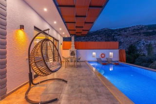 Villa Mevo | Kalkan İslamlar’da Korunaklı, Jakuzili, Balayı Villası