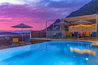 Villa Katmer – Luxusvilla mit Innenpool & Whirlpool in Kalkan