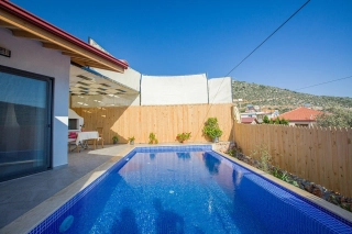 Villa Mina Kördere – Honeymoon-Villa mit Jacuzzi & Privatem Pool