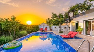 Villa Kıvılcım – Abgeschiedene Luxusvilla mit Whirlpool in Üzümlü