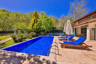 Villa Kaputaş 5 – Kalkan Sarıbelen’de Jakuzili ve Kapalı Havuzlu