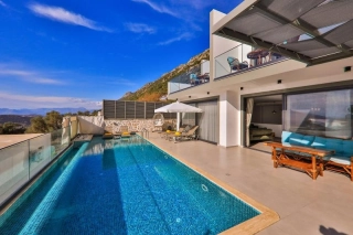 Villa Kaya Royal – Kalkan Kördere’de Deniz Manzaralı,Havuzlu Villa