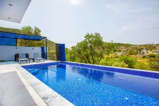 Villa Solin – Luxury Secluded Honeymoon Villa with Jacuzzi and Pool 