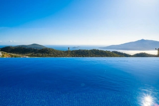 Villa Müdür – Kalkan Kördere’de Panoramik Manzaralı Lüks Villa