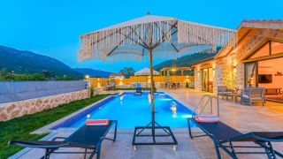 Villa Aras Garden Kalkan | Korunaklı Havuzlu Doğa İçinde Tatil Villası