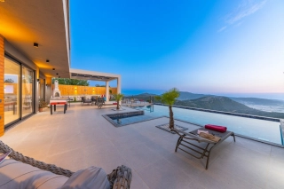 Villa Atılgan Deluxe Üzümlü | Korunaklı Havuzlu Lüks Tatil Villası
