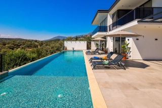 Villa Fi Manor – Luxusvilla in Kalkan Üzümlü | Privater Abgeschirmter 