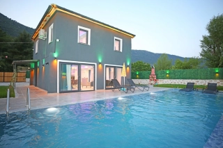 Villa Ecrinsu – Kalkan Sarıbelen’de Jakuzili, Korunaklı Havuzlu Villa