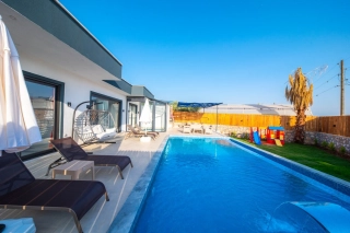 Villa Bilgin Çavdır | Luxury Honeymoon Villa with Heated Indoor Pool 