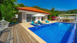 Villa Valentin – Kalkan İslamlar’da Balayı İçin Korunaklı Havuzlu