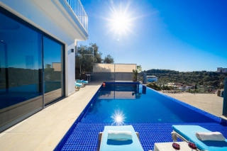 Villa Kayacan Kördere – Korunaklı Havuzlu, Kapalı Isıtmalı Havuzlu