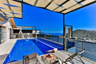 Villa Kızılkaya Duo – Kalkan Akbel’de Korunaklı, Jakuzili ve Havuz
