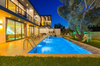Villa Okaliptus Patara – Korunaklı Bahçeli, Jakuzili Lüks Villa