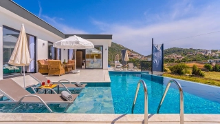Villa Nehir Kördere – Korunaklı Havuzlu, Jakuzili Lüks Villa