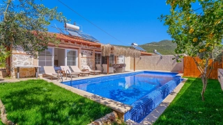 Villa Carya Famm 1 – Kaş Bayındır Köyü’nde Korunaklı, Doğa Manzaralı 