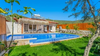 Villa Carya Famm 3 – Kaş Bayındır’da Korunaklı Havuzlu, Doğa Manzaralı