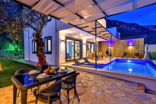 Villa Albedo Blue: Kaş Gökseki’de Manzaralı Korunaklı Lüks Tatil Villa