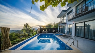 Villa Karadayi Duo – Abgeschiedene Villa mit Jacuzzi in Islamlar