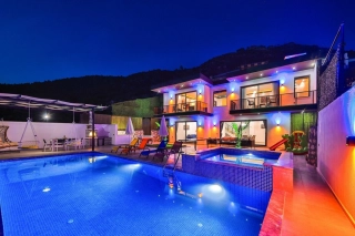 Villa Gümüş Duo, Korunaklı, 4 Kişilik | Kalkan Villa 