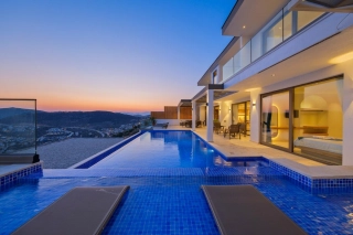 Villa Asar Üst  Kördere – Jakuzili, Saunalı, Deniz Manzaralı Villa