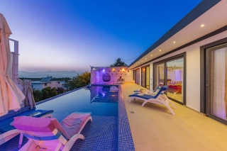 Villa Elsara – Luxusvilla mit Privatem Pool, Whirlpool & Kinderbereich