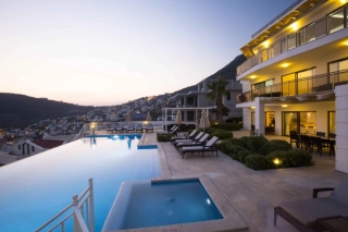 Villa Falcon Lodge – Kalkan Merkez’e 3 Dakika, Lüks ve Aile Villası