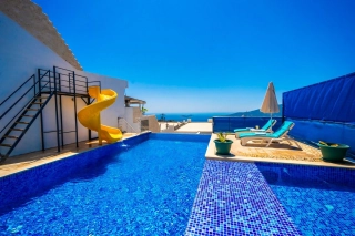 Villa Anahita – Flitterwochenvilla mit Meerblick und Jacuzzi in Kalkan