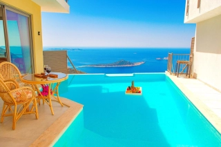 Villa Solly with Infinity Pool, Bathtub, Sauna | Kalkan Villa