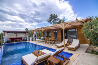 Villa Pınar İslamlar – Kalkan İslamlar’da Korunaklı Havuzlu Villa