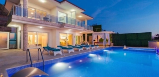 Villa Alvin Kalkan – Luxury Villa with Sheltered Pool & Jacuzzi