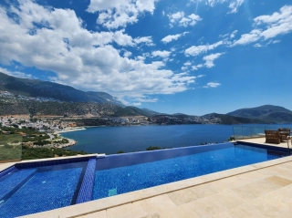 Villa Banu Kalkan – Merkezde Deniz Manzaralı Lüks Villa | 3 Suit Oda