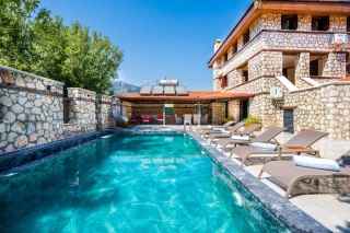 Villa Şah Bezirgan – Kapalı Havuzlu, Jakuzili, Saunalı Muhafazakar 