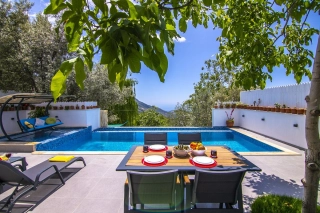 Villa Opuntia – Geschützte Jacuzzi-Honeymoon-Villa in Kalkan Islamlar