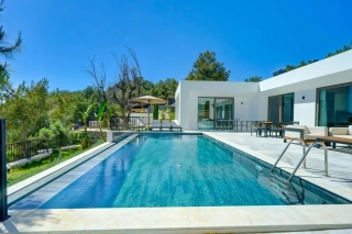Villa Earth | Kalkan İslamlar’da Korunaklı, Jakuzili Kiralık Villa