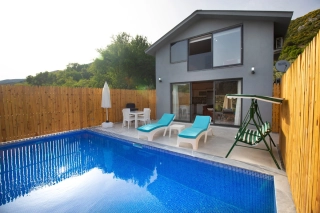 Villa Panni – Kalkan Sarıbelen’de Jakuzili ve Korunaklı Balayı Villası