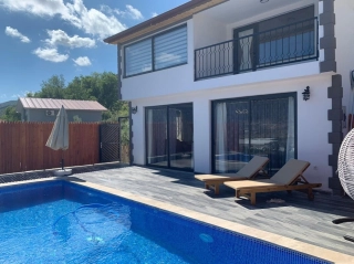 Villa Emir Sarıbelen – Jakuzili, Korunaklı Balayı Villası | Sarıbelen