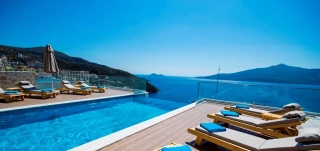 Villa Mavi Kelebek – Kalkan Kışla’da Deniz Manzaralı, Jakuzili