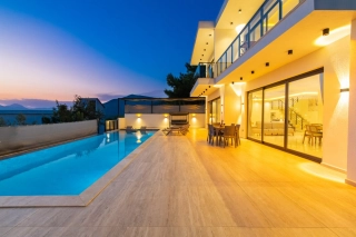 Villa Kaila – Luxury Nature Villa with Jacuzzi, Sauna & Pool in Üzümlü
