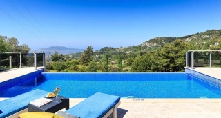 Villa Tepe Evi – Naturblick-Holzvilla für Paare & Flitterwochen