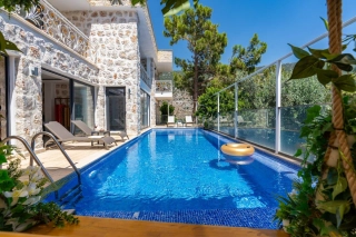 Villa Narin 4 | Kalkan İslamlar’da Isıtmalı Havuzlu Lüks Villa