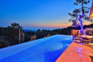 Villa Breathe Kalkan – Luxury Villa with Jacuzzi, Spa-Concept Bathroom